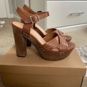 NWB Indigo Rd. Irkaily Platform Heels Size 9!